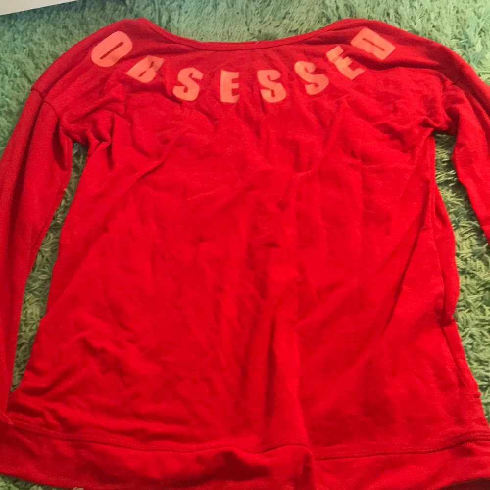 women’s long sleeve tee